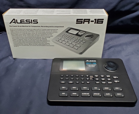 Alesis - SR-16 Drum Machine