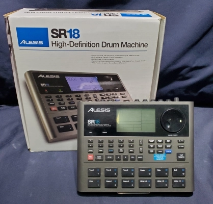 Alesis - SR-18 Drum Machine