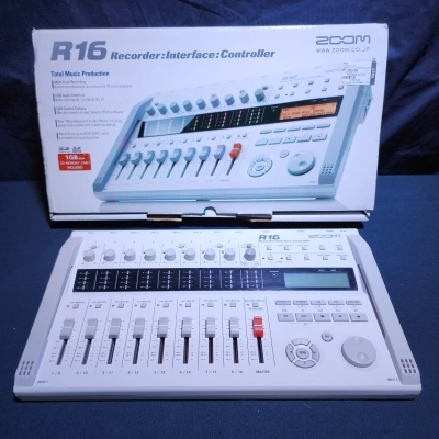 Zoom - R16 SD Recorder/Interface/Controller