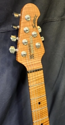 Ernie Ball Music Man Sabre HH - Honey Suckle 3