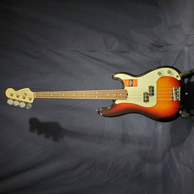 Fender AM Pro P-Bass - 3 Tone Sunburst