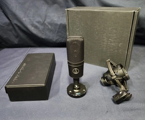 Audio-Technica - AT4040 Studio Condenser Microphone