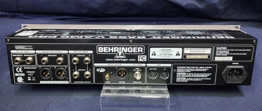 Behringer - BASS V-AMP PRO 2