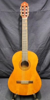 Yamaha - C40 Classical Guitar