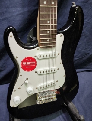 Squier Mini Strat Left Handed - Black 2