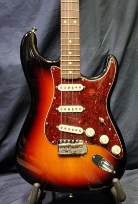 Fender John Mayer Strat - 3 Tone Sunburst 2