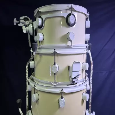 DW Pacific 805 Drum Kit 2