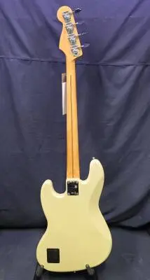 Fender - Player Plus Jazz Bass, Maple Fingerboard - Olympic Pearl 2