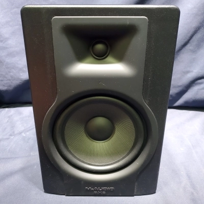 M-Audio - BX8 D3 Powered Studio Monitor 2