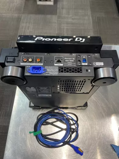 Pioneer DJ - CDJ-3000 2