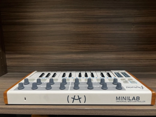 Arturia - MINILAB 6