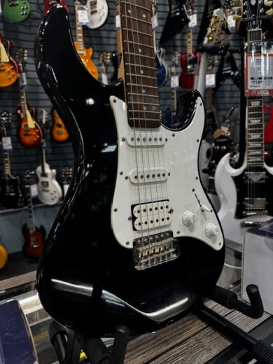 YAMAHA ELECTRIC GUITAR BLACK 2