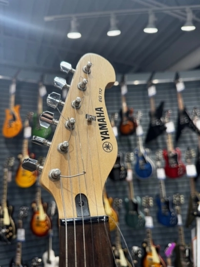 YAMAHA ELECTRIC GUITAR BLACK 2