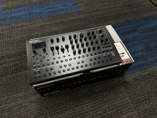 Roland - SH-4D