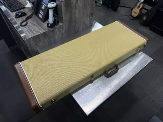 Fender - 011-4910-342 2