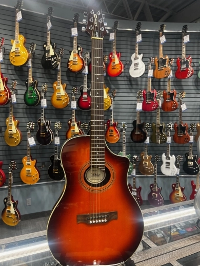 LINE 6 VARIAX ACOUSTIC 700