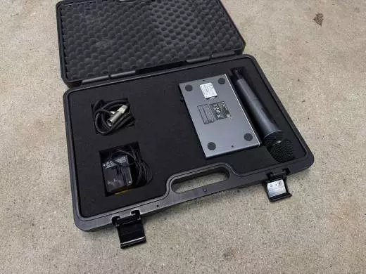 Sennheiser - XSW 1-825