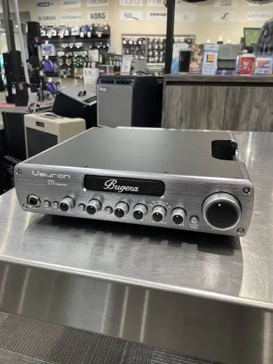 Bugera - BV1001T