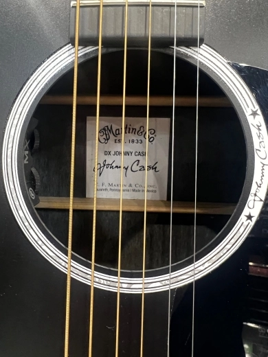 Martin Guitars - DX JOHNNY CASH 3