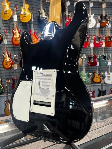 Godin Guitars - G47659 2