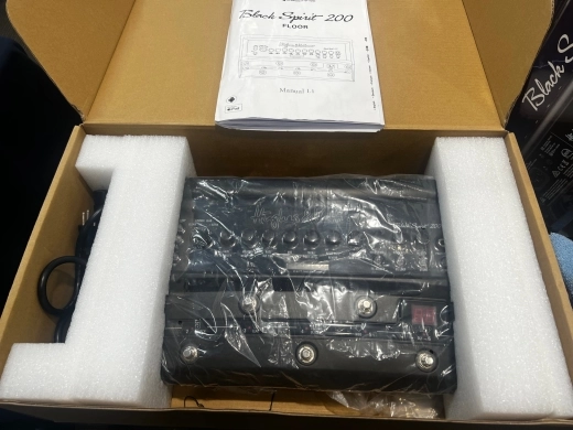 Hughes & Kettner - SPIRIT200FLOOR 2