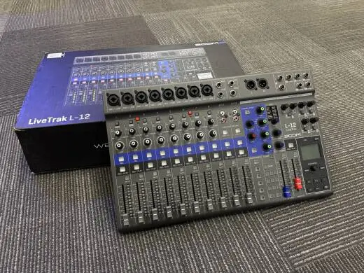 Zoom - LIVETRAK L-12