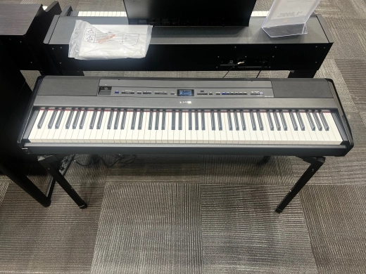 Yamaha - P515 B