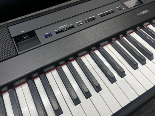 Yamaha - P515 B 4