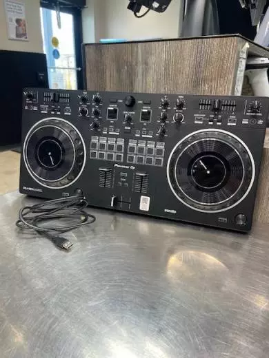 Pioneer DJ - DDJ-REV1 2