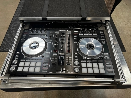 Pioneer - DDJ-SR2