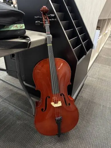 YAMAHA STUDENT CELLO OUTFIT CARVED W/BAG