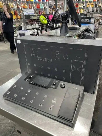 Line 6 - HELIX-LT