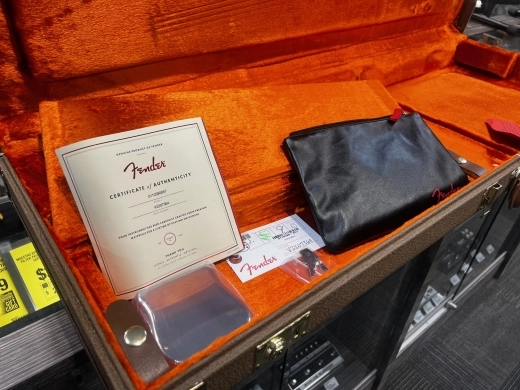Fender - 011-0380-857 7