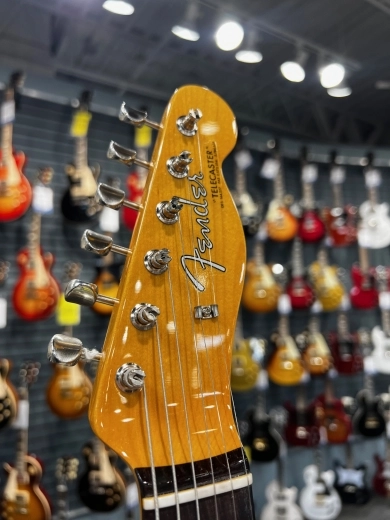 Fender - 011-0380-857 4