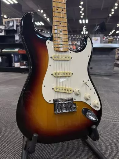 FENDER 1983 AMERICAN STRATOCASTER 3TSB