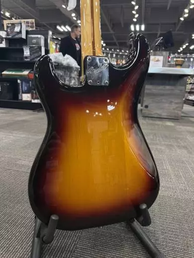 FENDER 1983 AMERICAN STRATOCASTER 3TSB 2