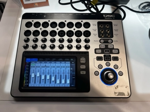 QSC - TOUCHMIX-16
