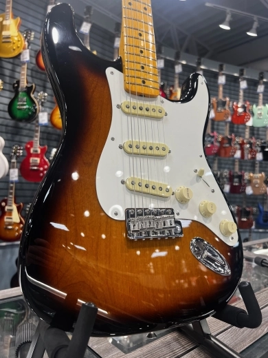 Fender - 011-0232-803 2