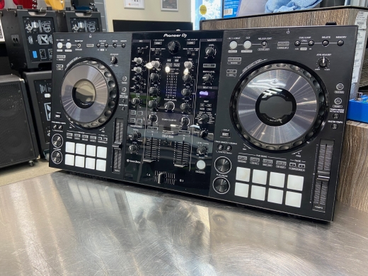 Gear Hunter | Pioneer - DDJ-800