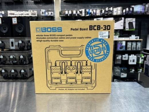 BOSS - BCB-30 - 3 PEDAL CARRY CASE W/CABLES-NO ADAPTOR 2