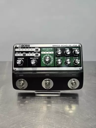 BOSS RE-202 Deluxe Space Echo Pedal 2