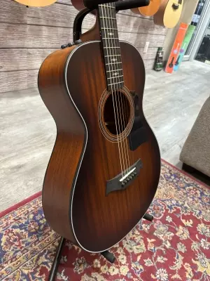 Taylor Guitars - 322E 12FRT VCL 4