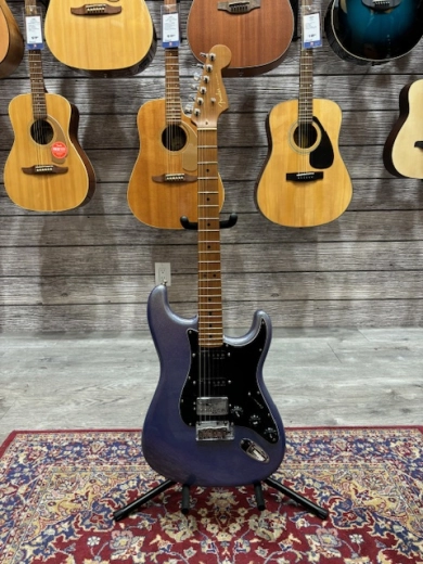 Fender 70th Ultra Strat HSS Amethyst w/ Case 2