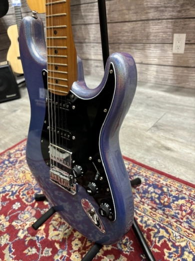 Fender 70th Ultra Strat HSS Amethyst w/ Case 4