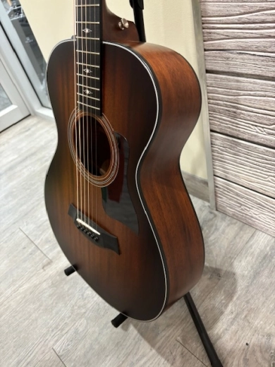 Taylor Grand Concert w/ ES2 12-Fret V-Class 4