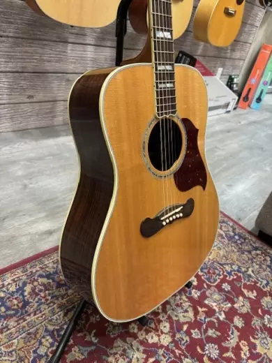 Gibson Songwriter Natural w/ Case 3