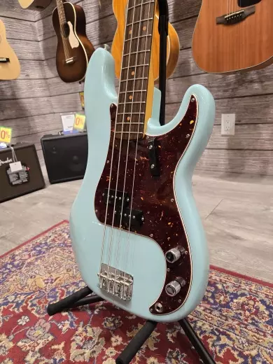 Fender American Vintage II 1960 Precision Bass, Rosewood Fingerboard - Daphne Blue 2