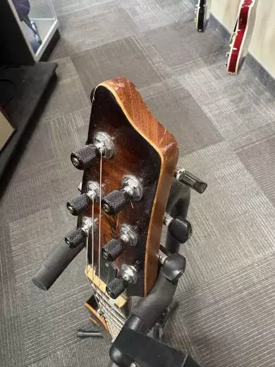 Godin Guitars - G24087 2