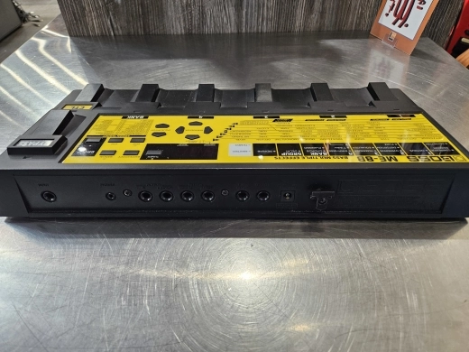 ME-8B BOSS BASS GUITAR MULTI-EFFECT 2