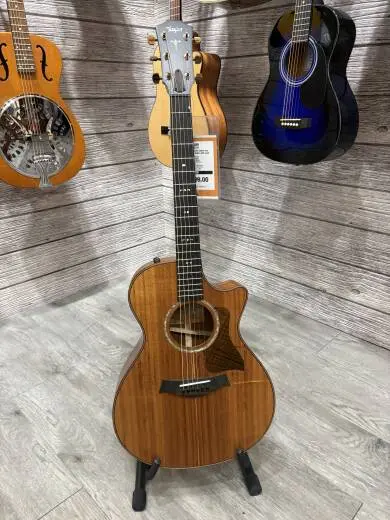 Taylor Guitars - 722CE V1